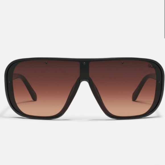 QUAY Center Stage Sunglasses Black Frame Chocolate Paprika Lens Shield NWT - Picture 1 of 8